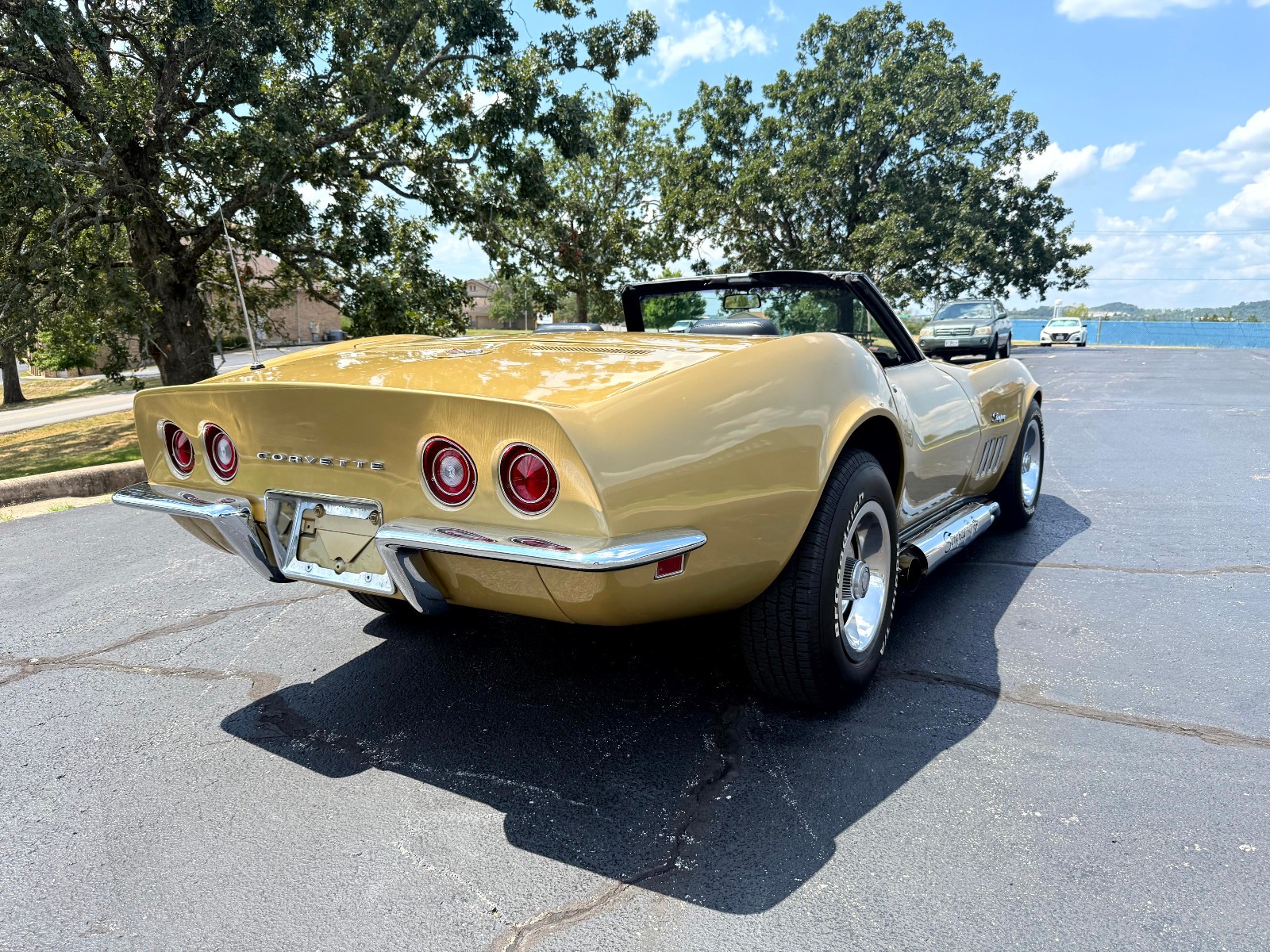 Chevrolet-Corvette-1969-Convertible-8