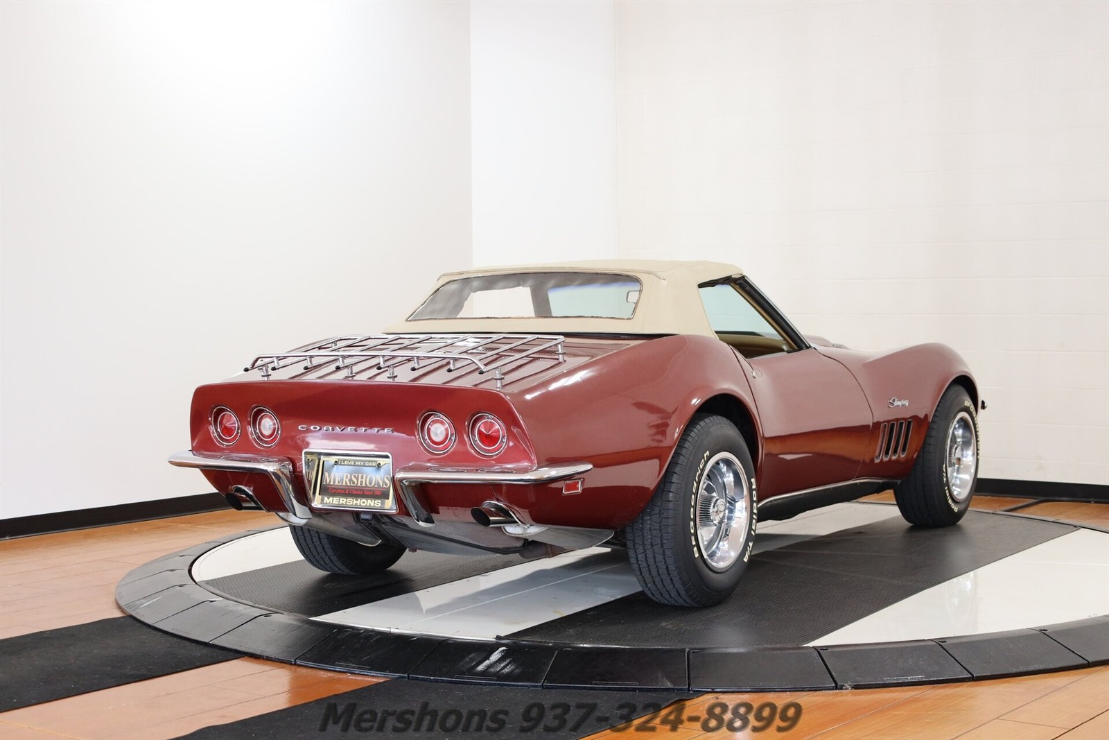 Chevrolet-Corvette-1969-Convertible-9