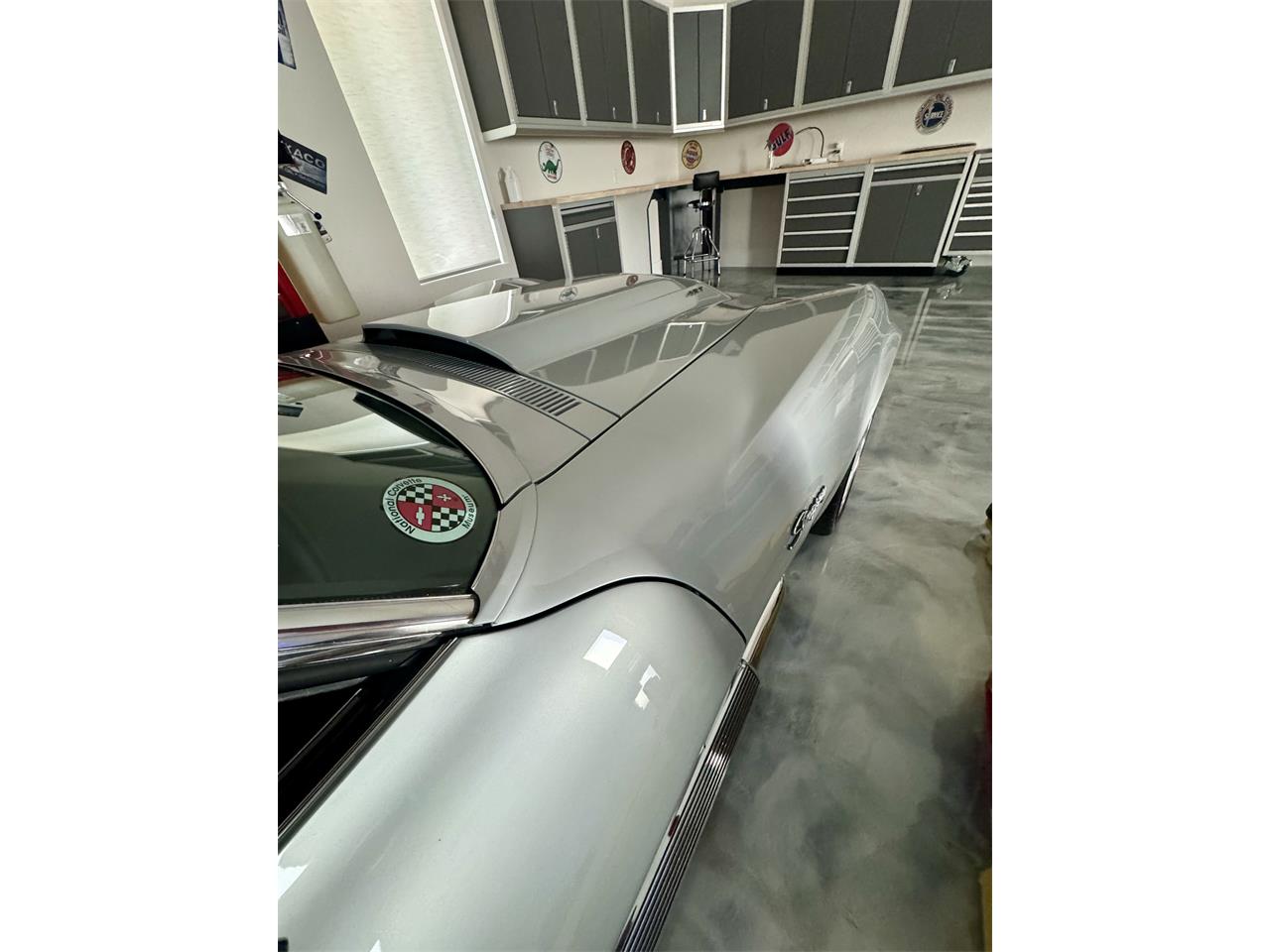 Chevrolet-Corvette-1969-Cortez-Silver-Red-Leather-16