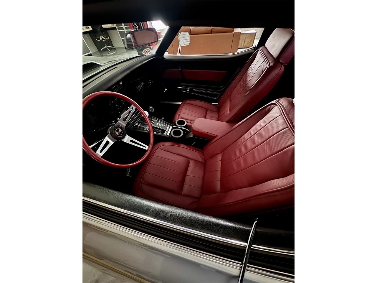 Chevrolet-Corvette-1969-Cortez-Silver-Red-Leather-26