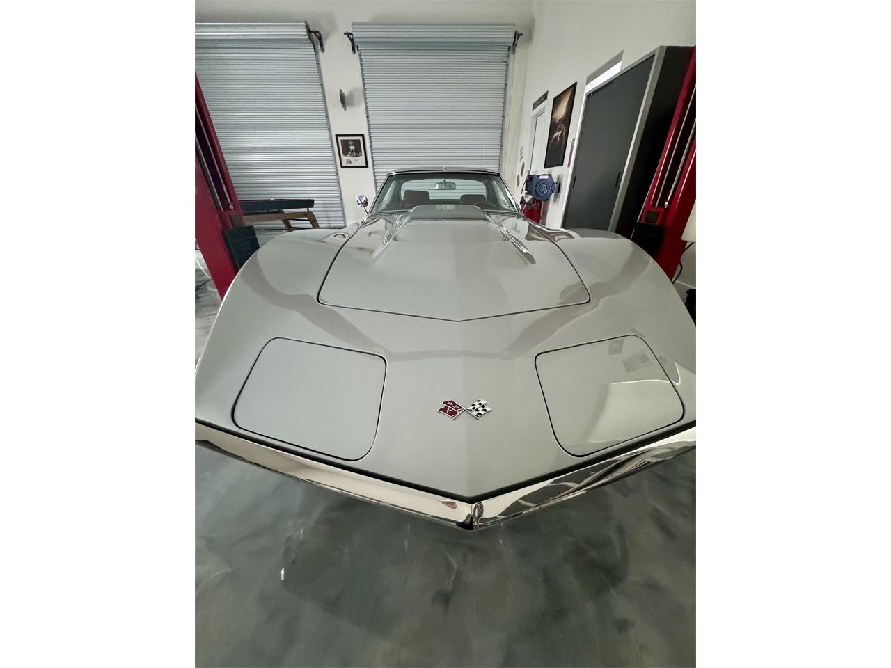Chevrolet-Corvette-1969-Cortez-Silver-Red-Leather-28