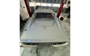 Chevrolet-Corvette-1969-Cortez-Silver-Red-Leather-37