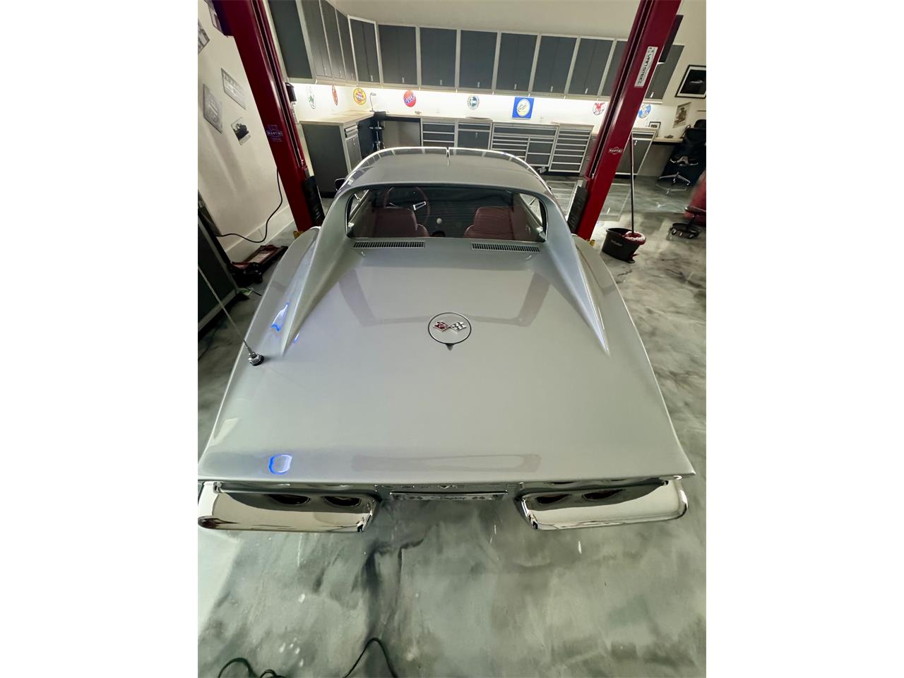 Chevrolet-Corvette-1969-Cortez-Silver-Red-Leather-37