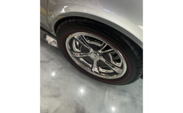 Chevrolet-Corvette-1969-Cortez-Silver-Red-Leather-46