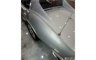 Chevrolet-Corvette-1969-Cortez-Silver-Red-Leather-47