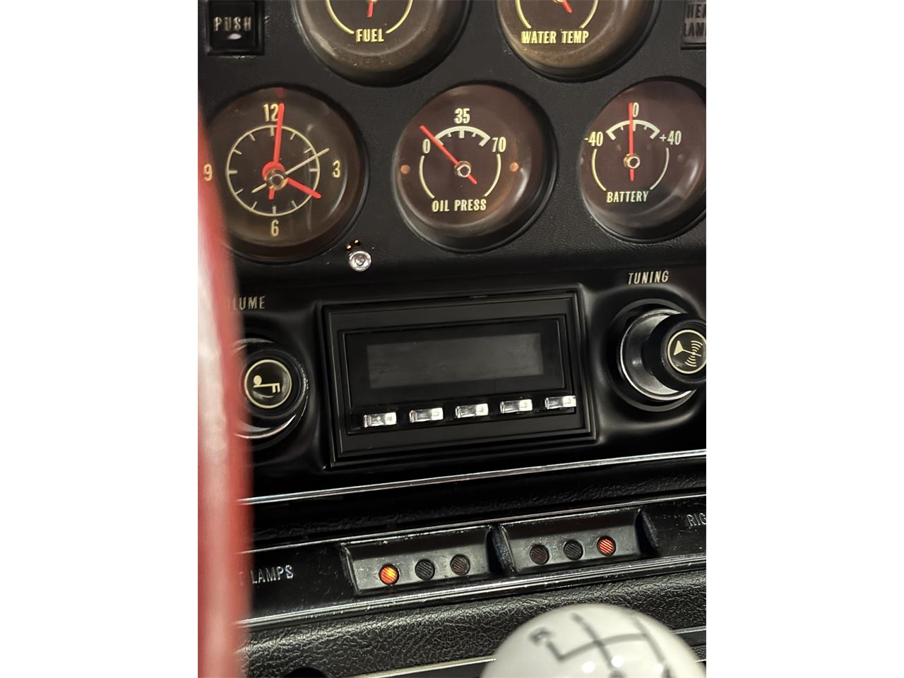 Chevrolet-Corvette-1969-Cortez-Silver-Red-Leather-52
