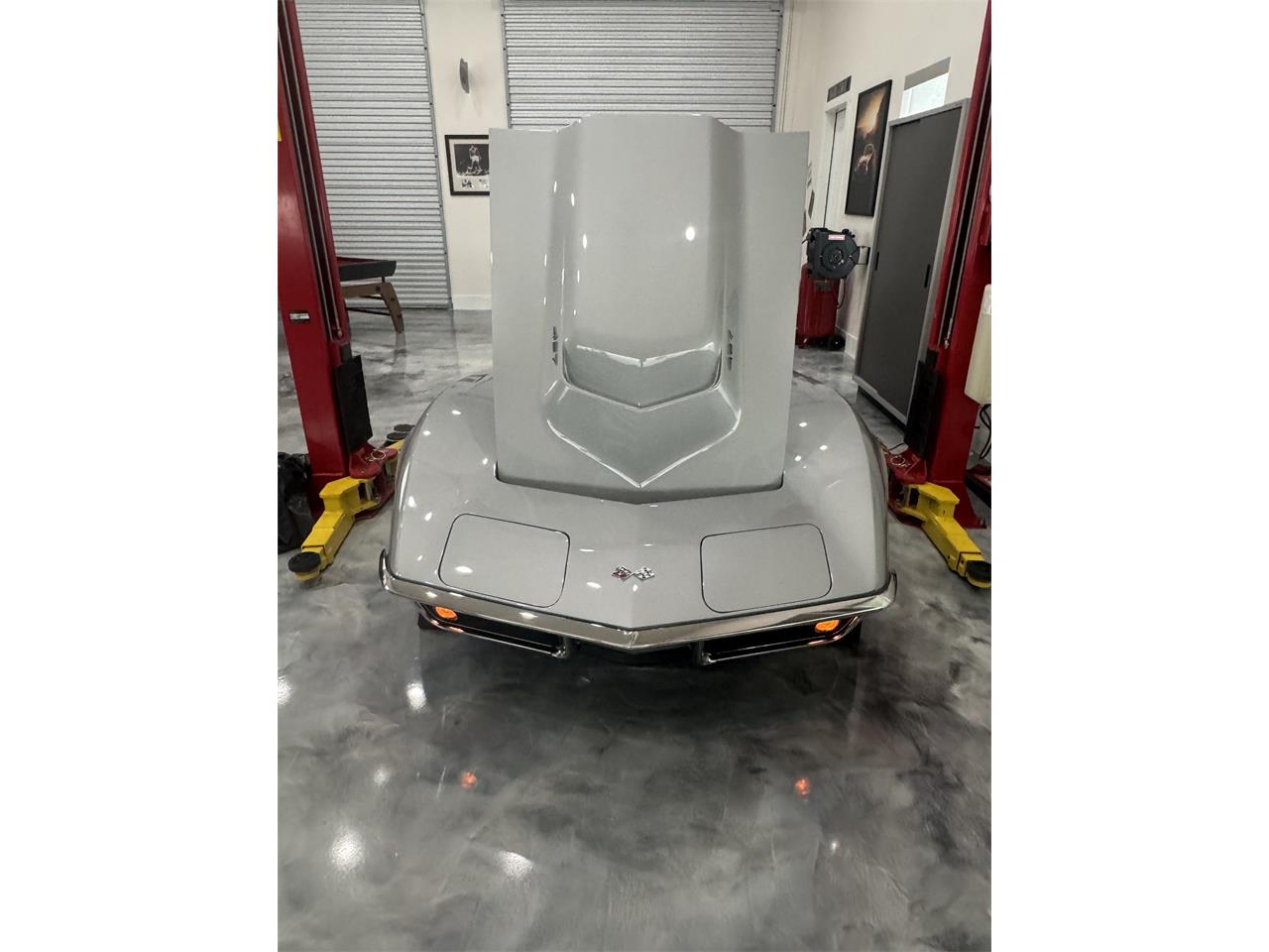 Chevrolet-Corvette-1969-Cortez-Silver-Red-Leather-53