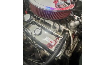 Chevrolet-Corvette-1969-Cortez-Silver-Red-Leather-55