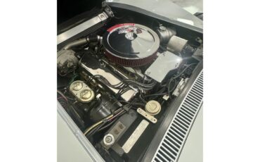 Chevrolet-Corvette-1969-Cortez-Silver-Red-Leather-56