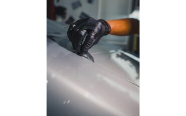 Chevrolet-Corvette-1969-Cortez-Silver-Red-Leather-65
