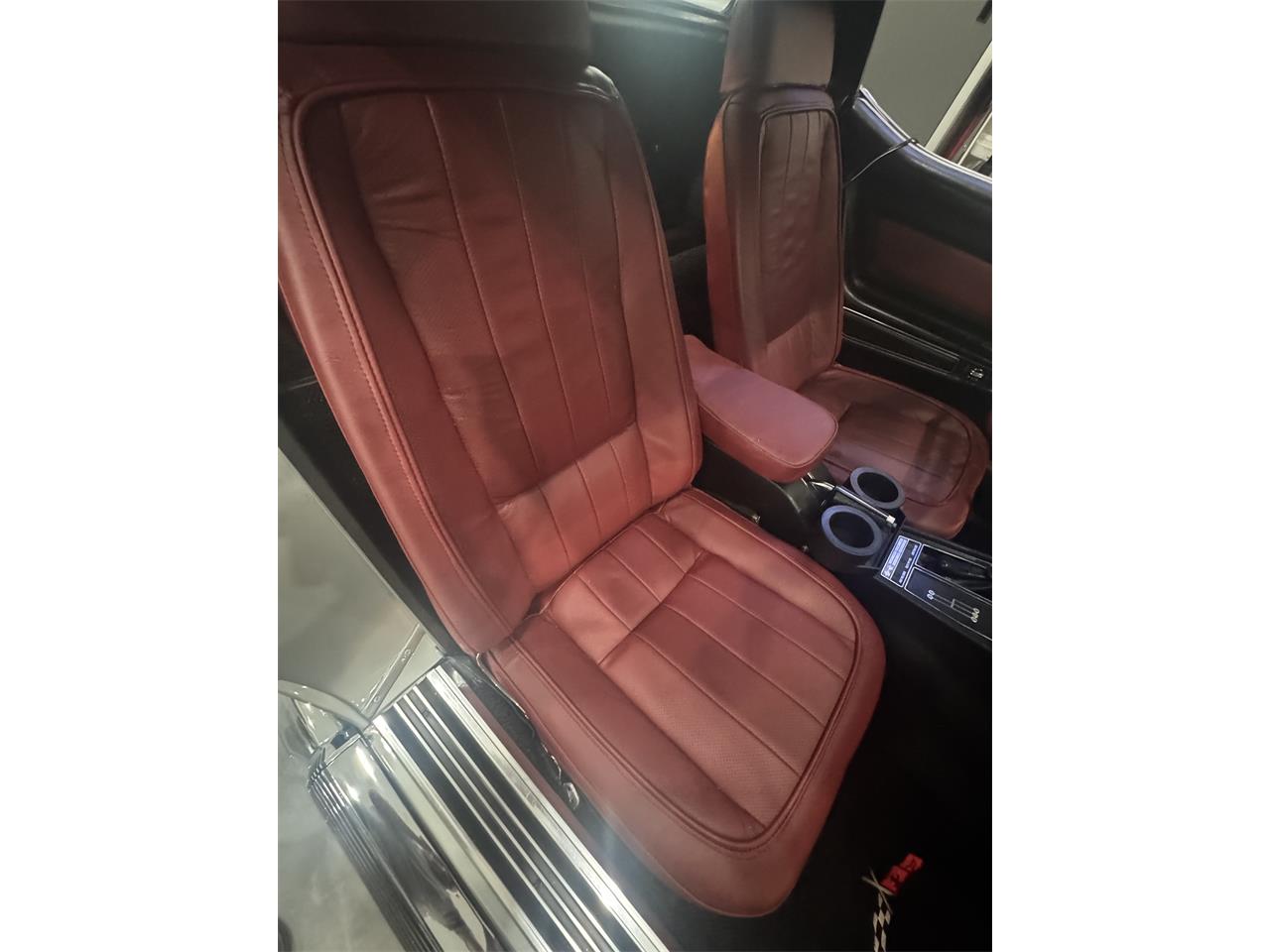 Chevrolet-Corvette-1969-Cortez-Silver-Red-Leather-71