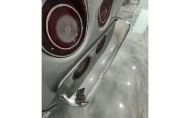 Chevrolet-Corvette-1969-Cortez-Silver-Red-Leather-77