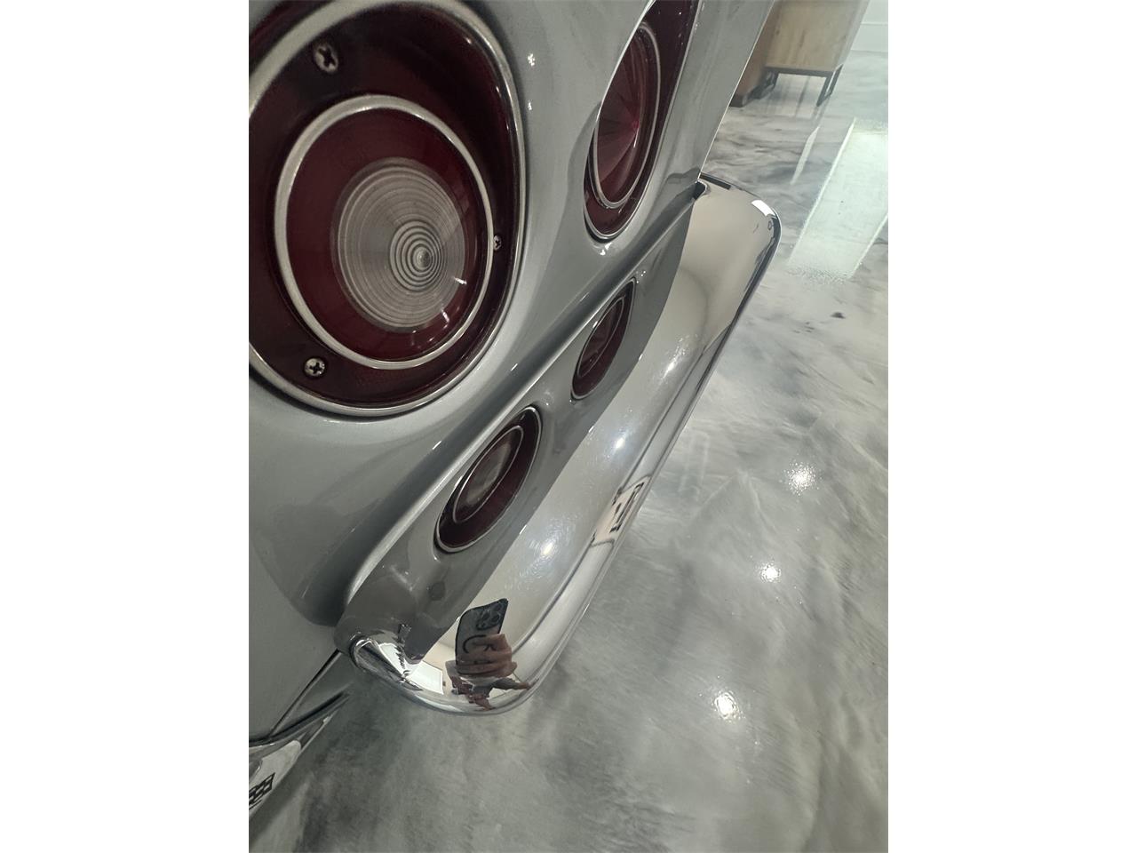 Chevrolet-Corvette-1969-Cortez-Silver-Red-Leather-77