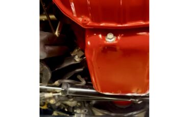 Chevrolet-Corvette-1969-Cortez-Silver-Red-Leather-96