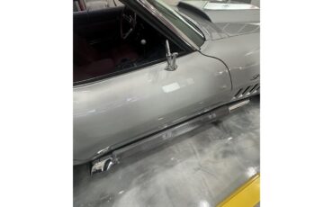 Chevrolet-Corvette-1969-Cortez-Silver-Red-Leather-97