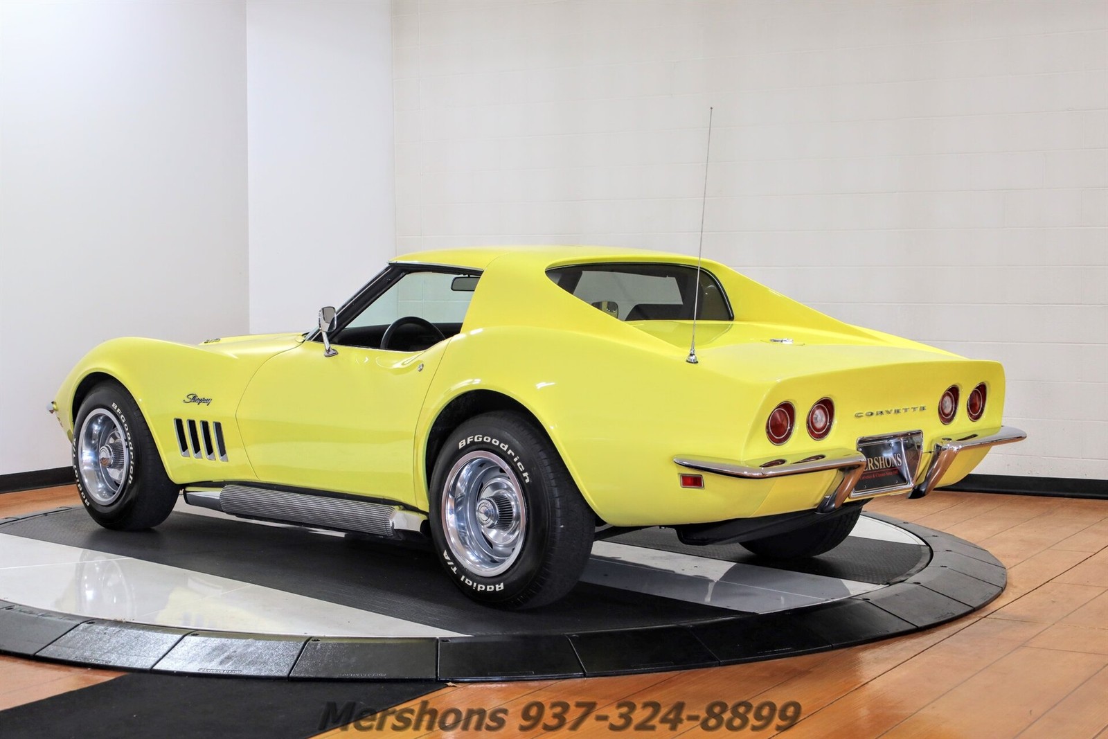 Chevrolet-Corvette-1969-Coupe-4