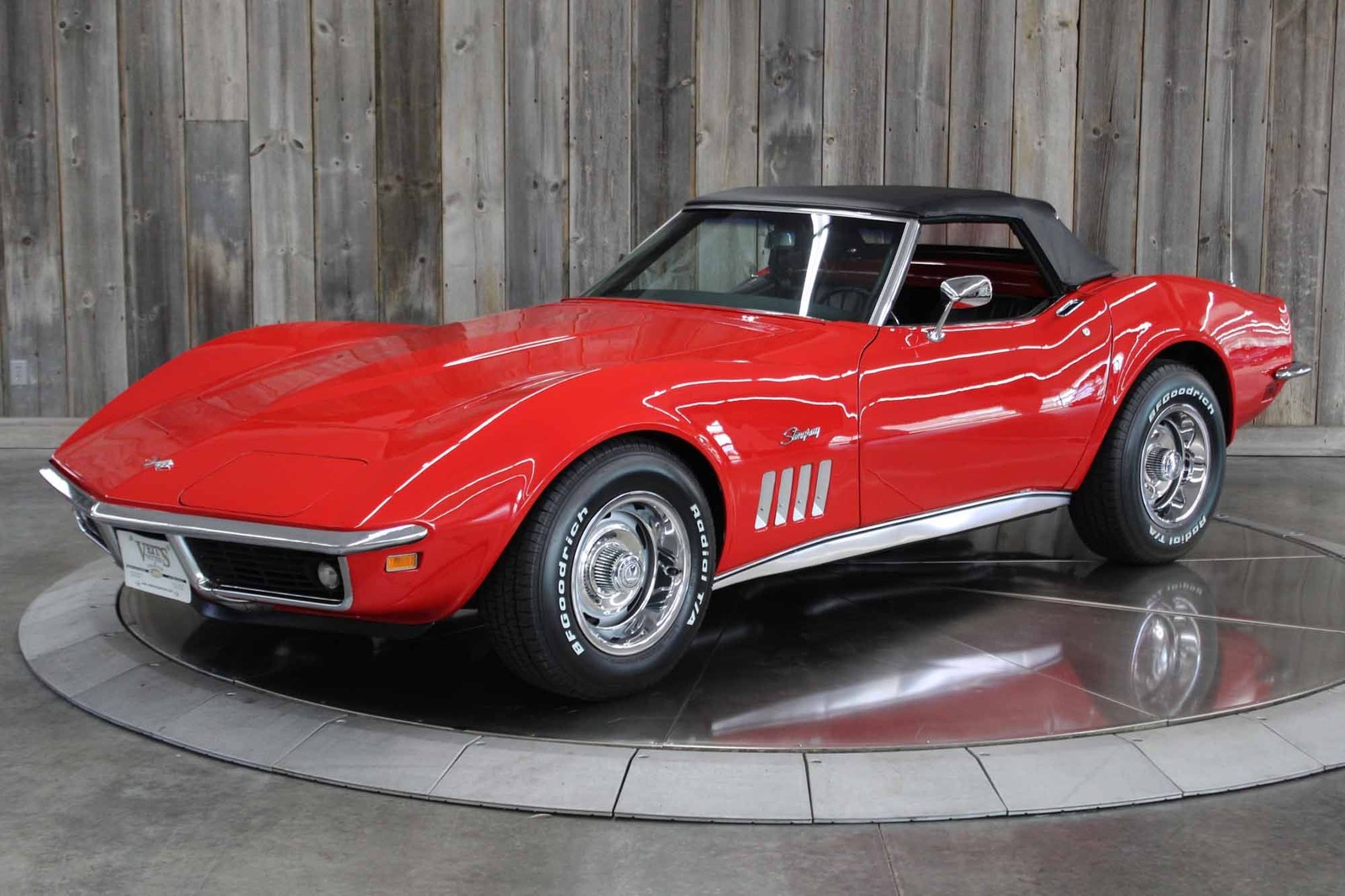 Chevrolet-Corvette-1969-RESTORED-1