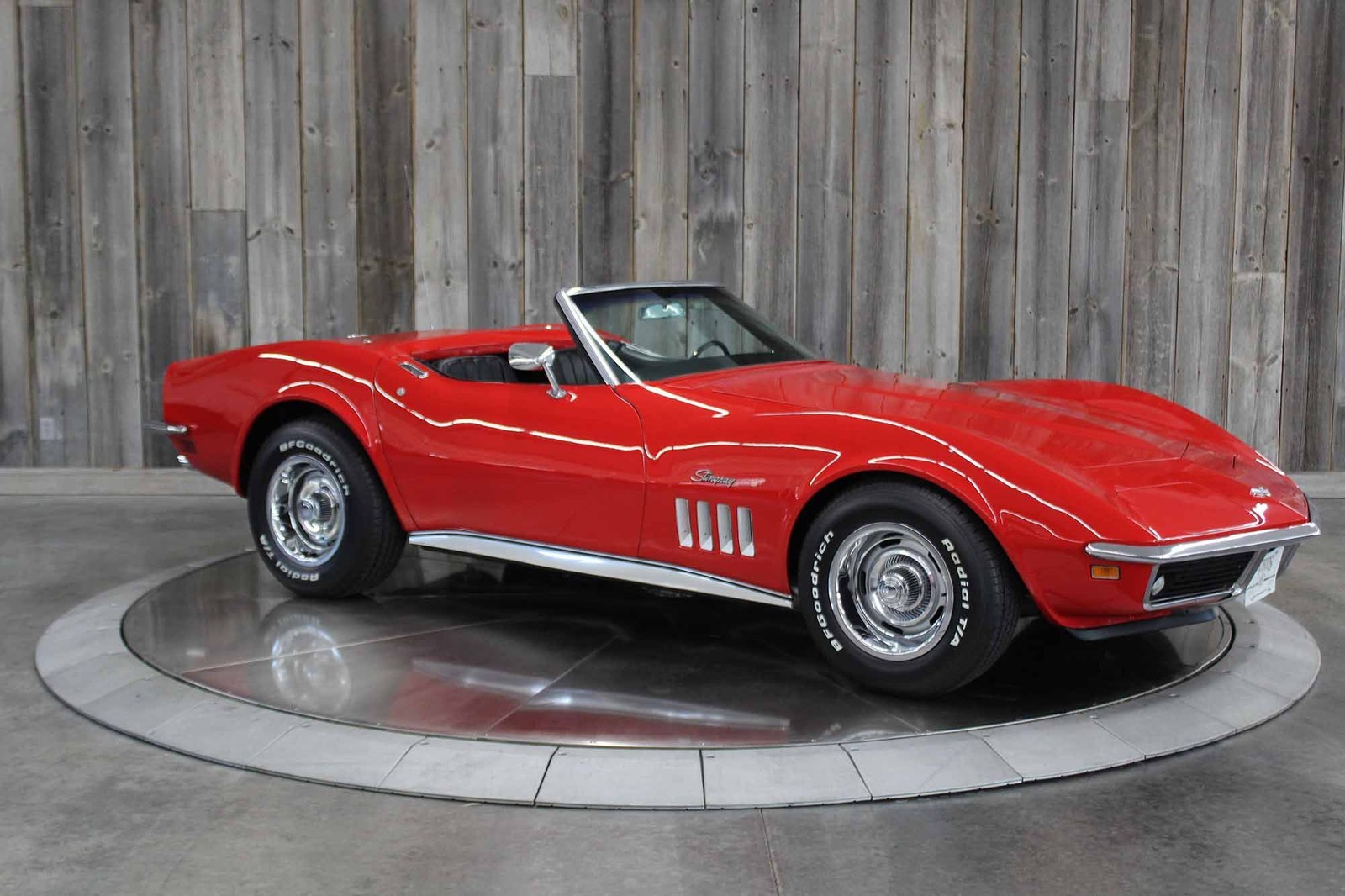 Chevrolet-Corvette-1969-RESTORED-10