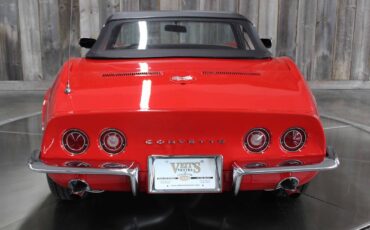 Chevrolet-Corvette-1969-RESTORED-13