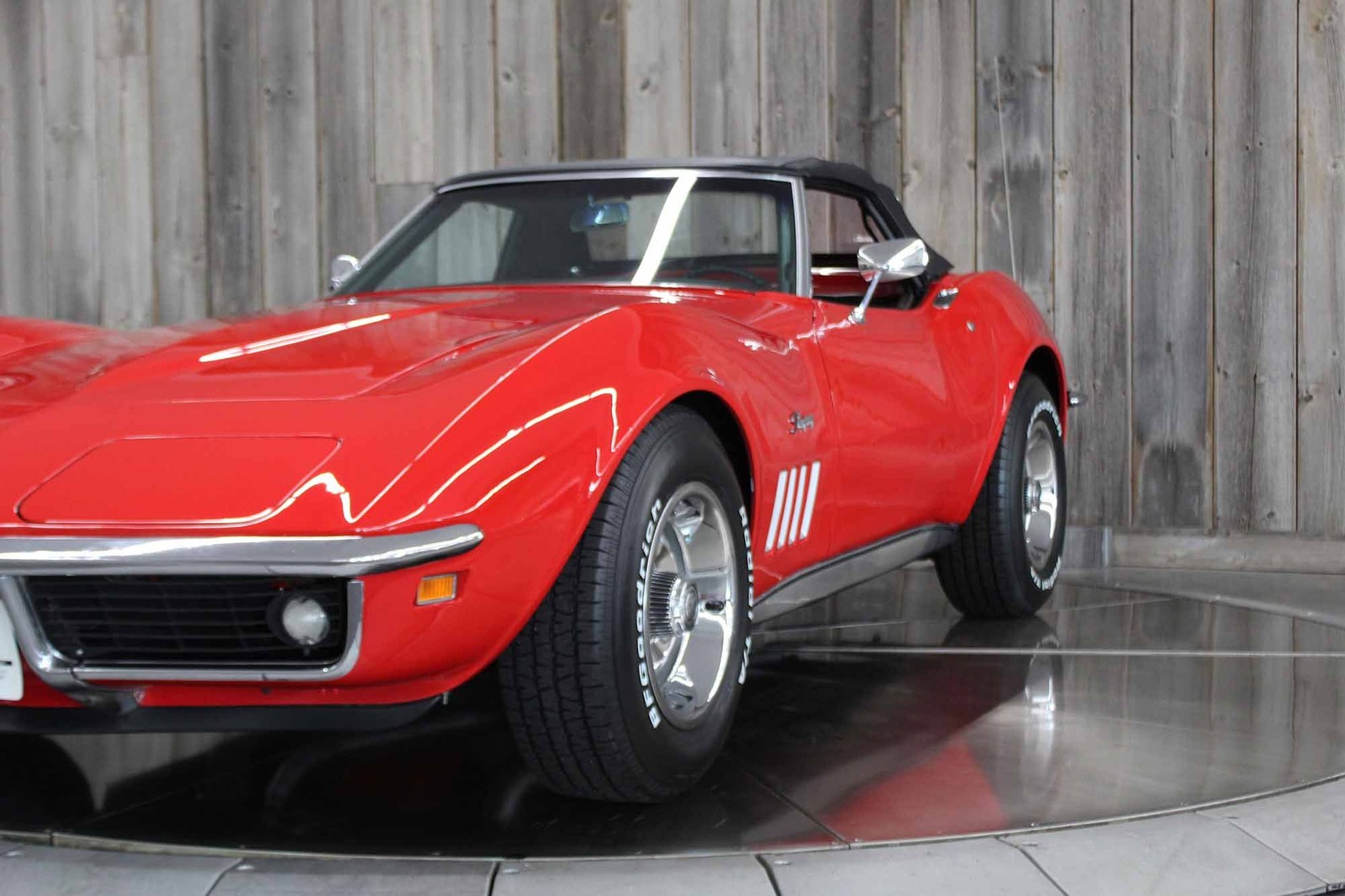 Chevrolet-Corvette-1969-RESTORED-15