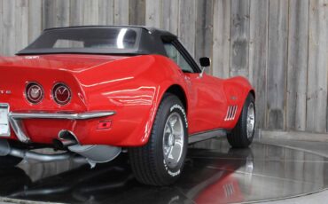 Chevrolet-Corvette-1969-RESTORED-17