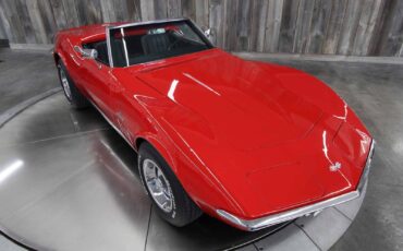 Chevrolet-Corvette-1969-RESTORED-18