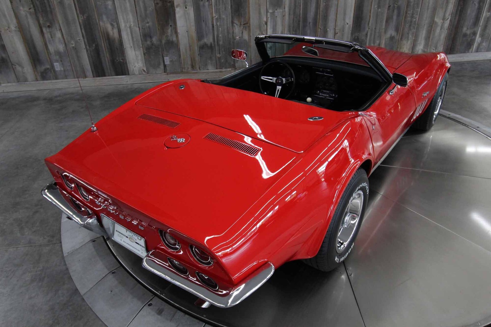 Chevrolet-Corvette-1969-RESTORED-21