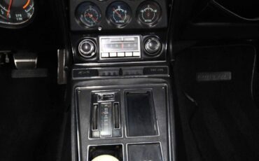 Chevrolet-Corvette-1969-RESTORED-30