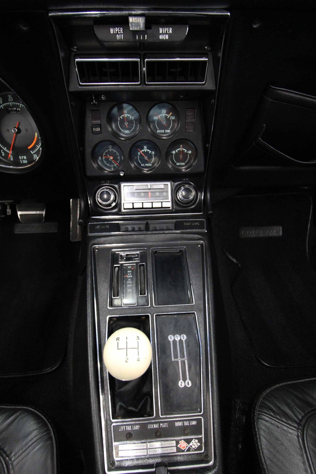 Chevrolet-Corvette-1969-RESTORED-30