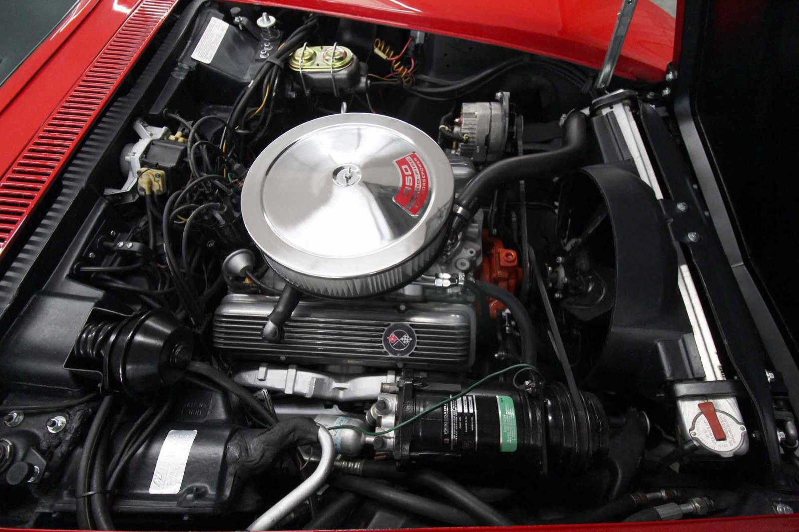 Chevrolet-Corvette-1969-RESTORED-36