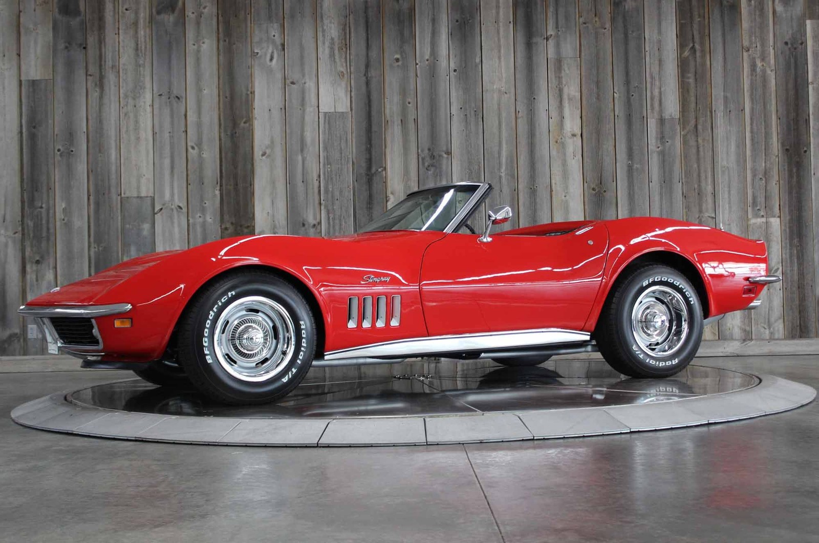 Chevrolet-Corvette-1969-RESTORED-38