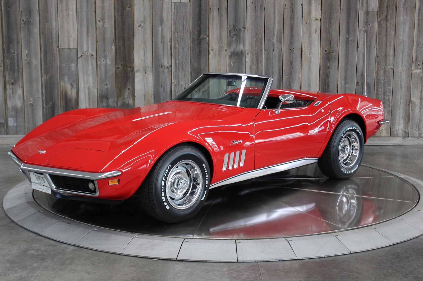 Chevrolet-Corvette-1969-RESTORED