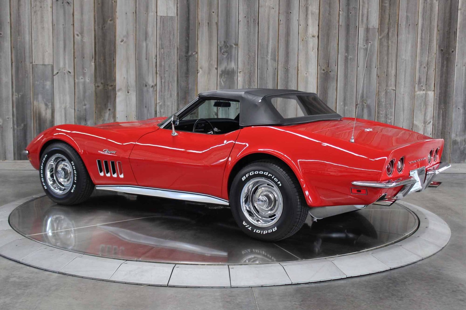 Chevrolet-Corvette-1969-RESTORED-5