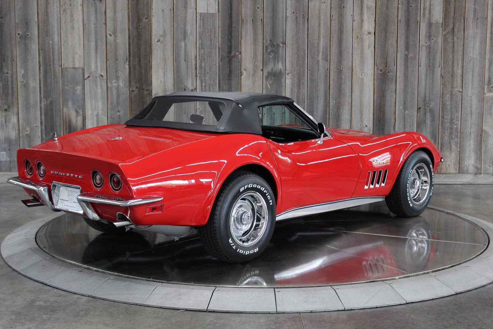 Chevrolet-Corvette-1969-RESTORED-7