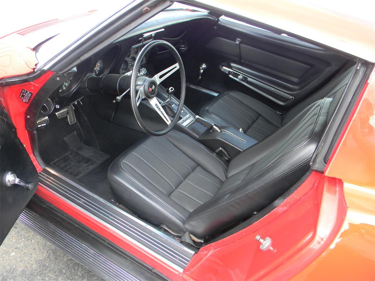 Chevrolet-Corvette-1969-Red-Black-19