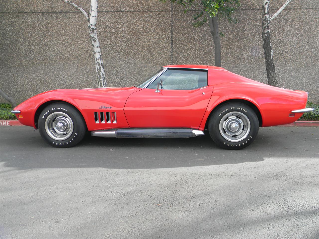 Chevrolet-Corvette-1969-Red-Black-2