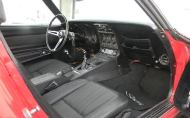 Chevrolet-Corvette-1969-Red-Black-4