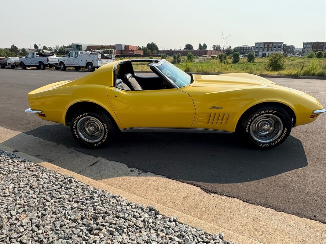 Chevrolet-Corvette-1970-2
