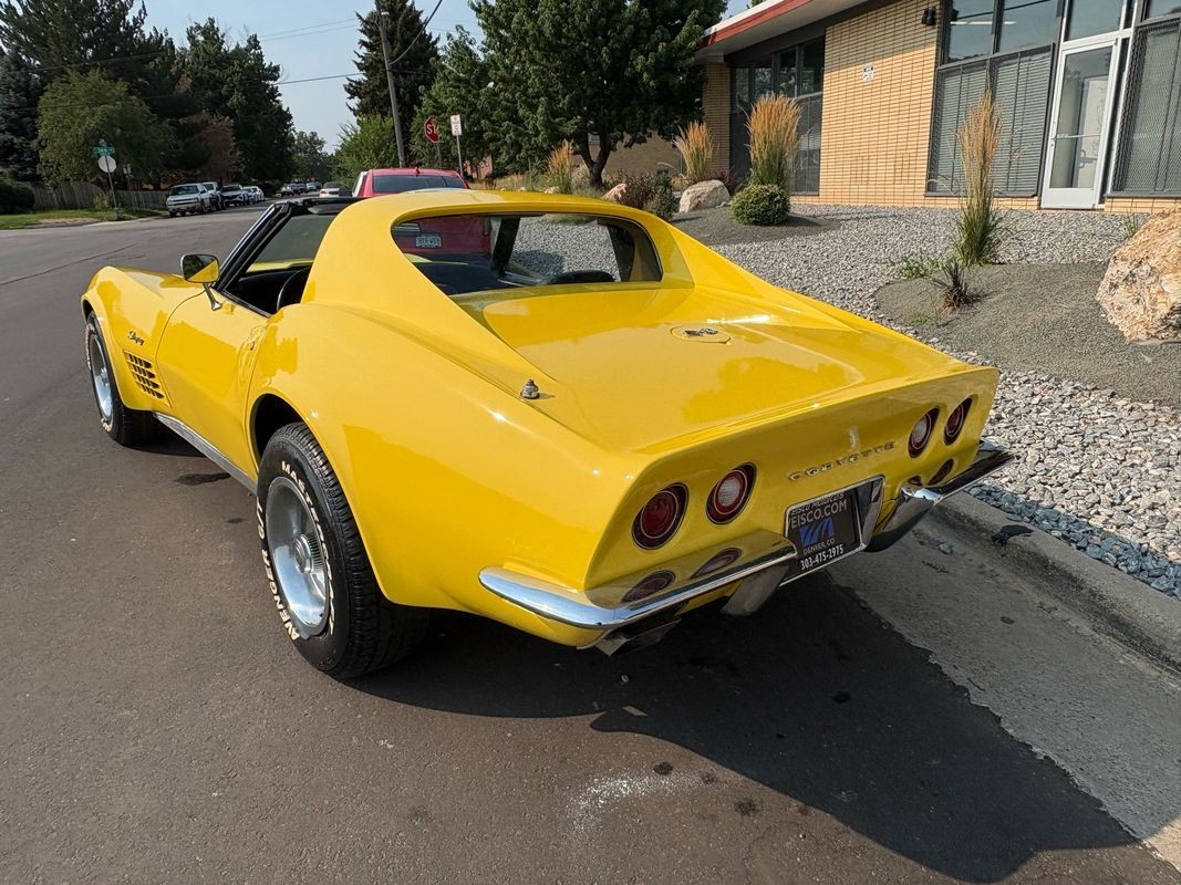 Chevrolet-Corvette-1970-3