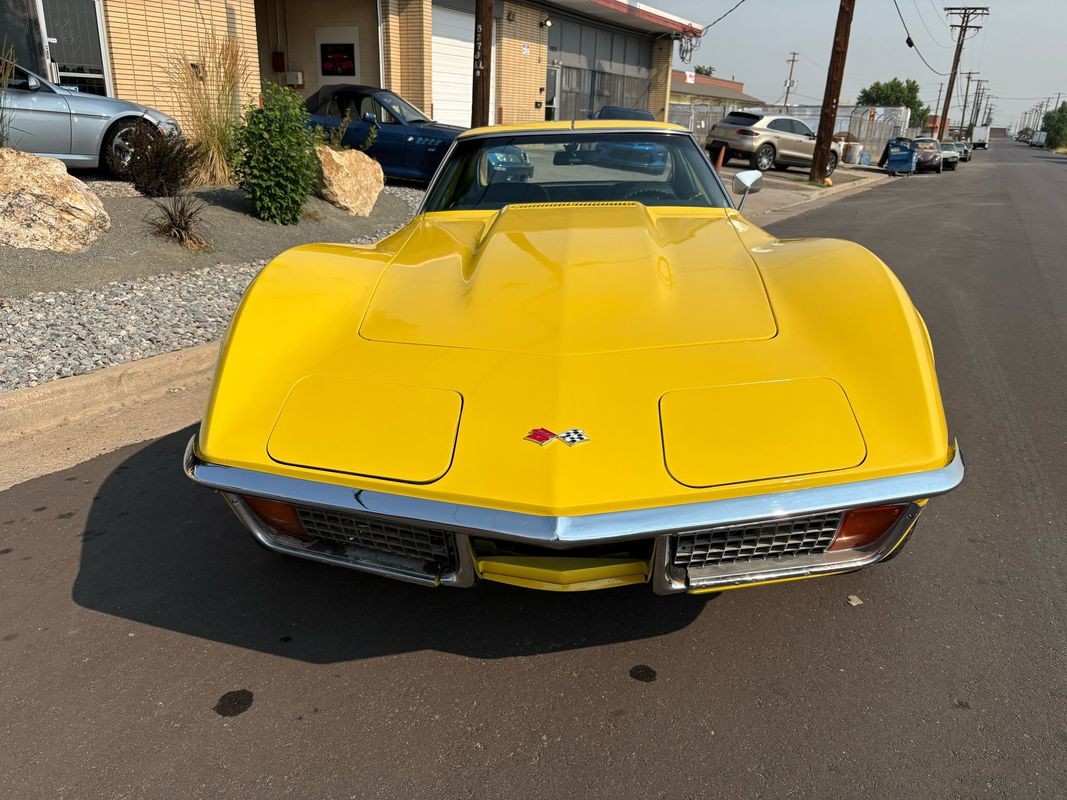 Chevrolet-Corvette-1970-30