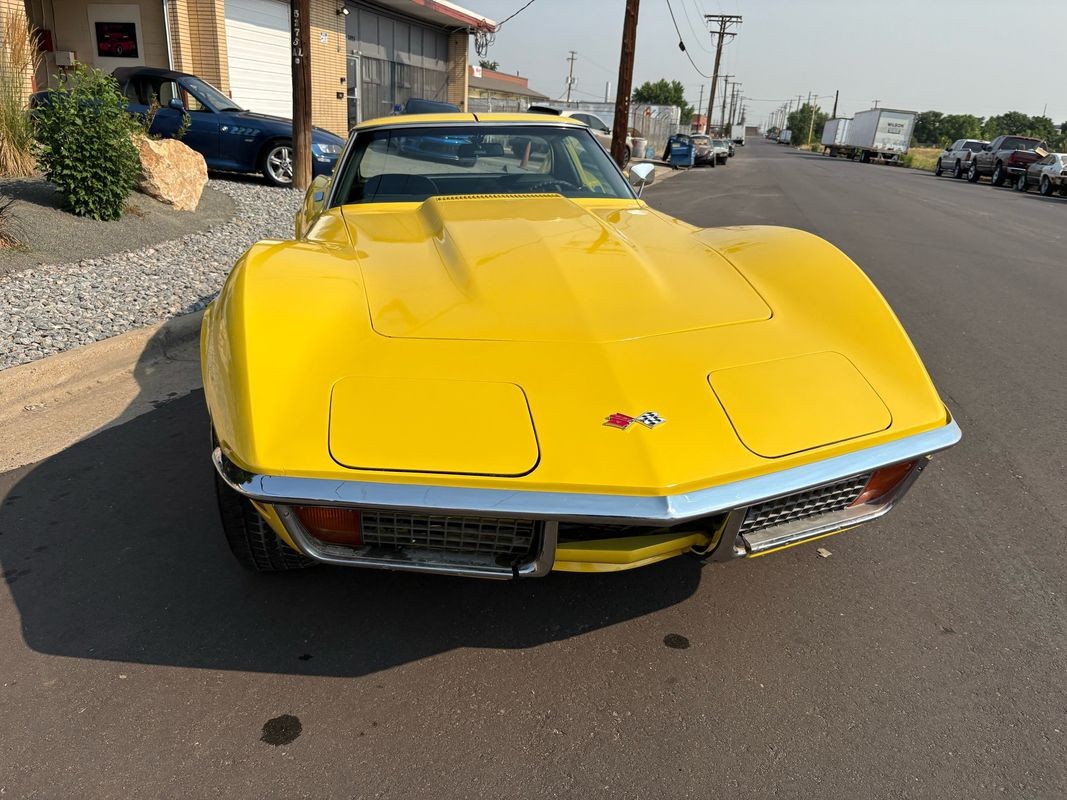 Chevrolet-Corvette-1970-31