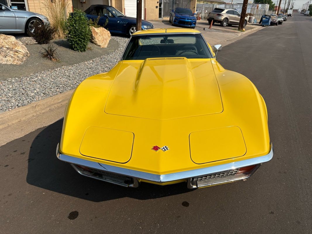 Chevrolet-Corvette-1970-33