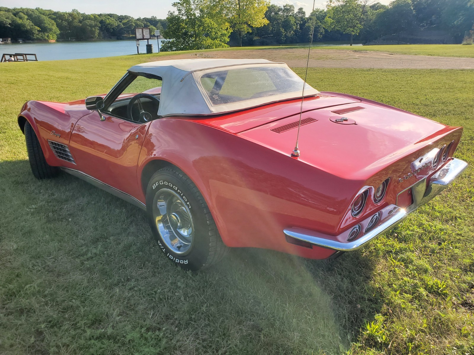 Chevrolet-Corvette-1970-Convertible-5