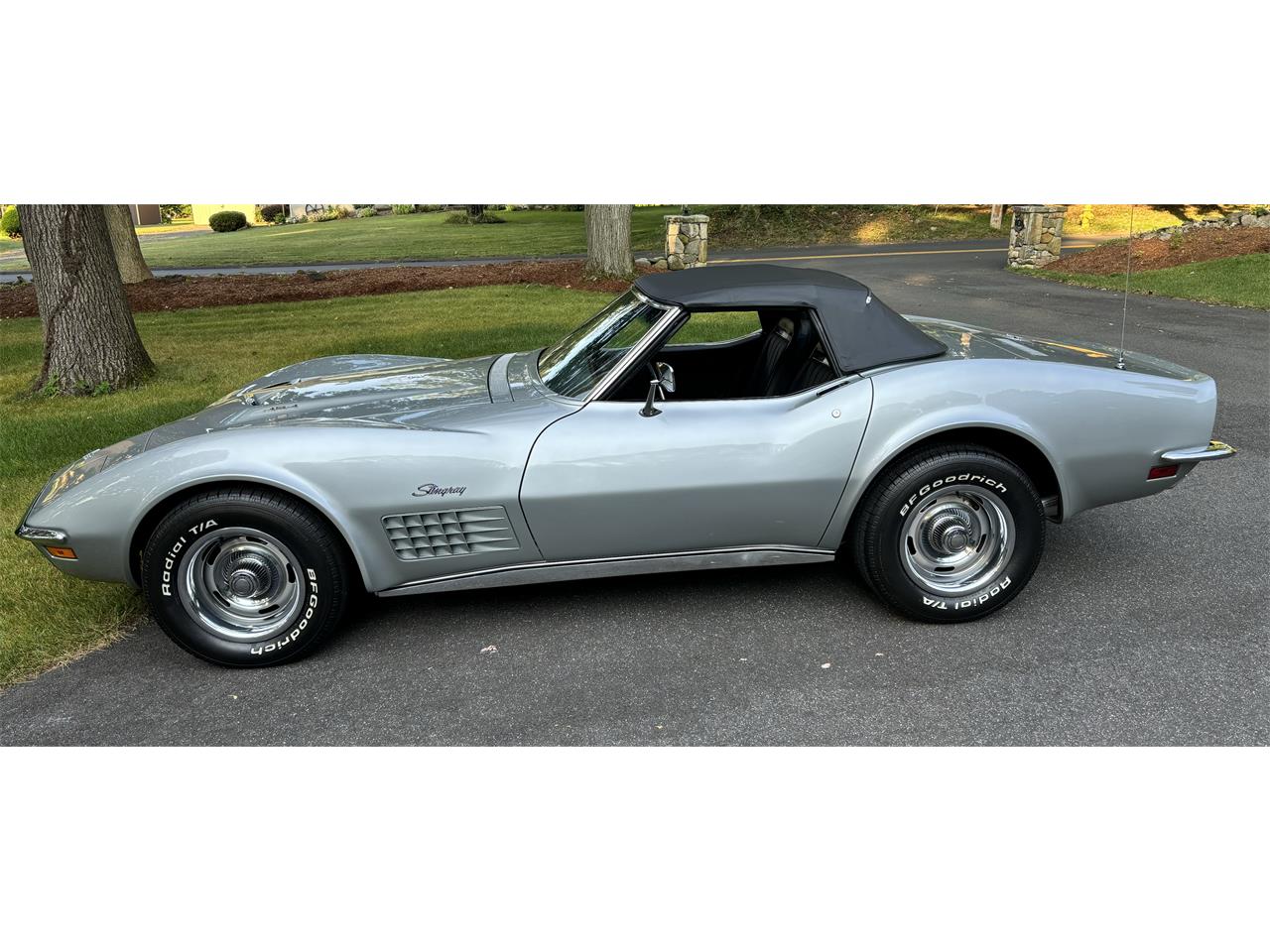 Chevrolet-Corvette-1970-Cortez-Silver-Black-2