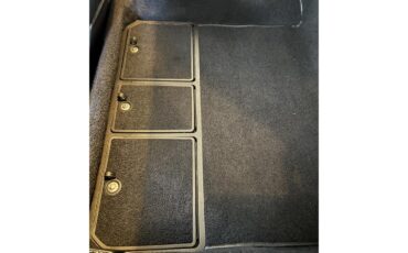 Chevrolet-Corvette-1970-Cortez-Silver-Black-9