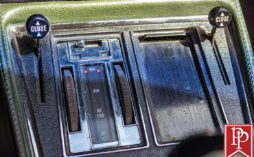 Chevrolet-Corvette-1970-Roadster-23