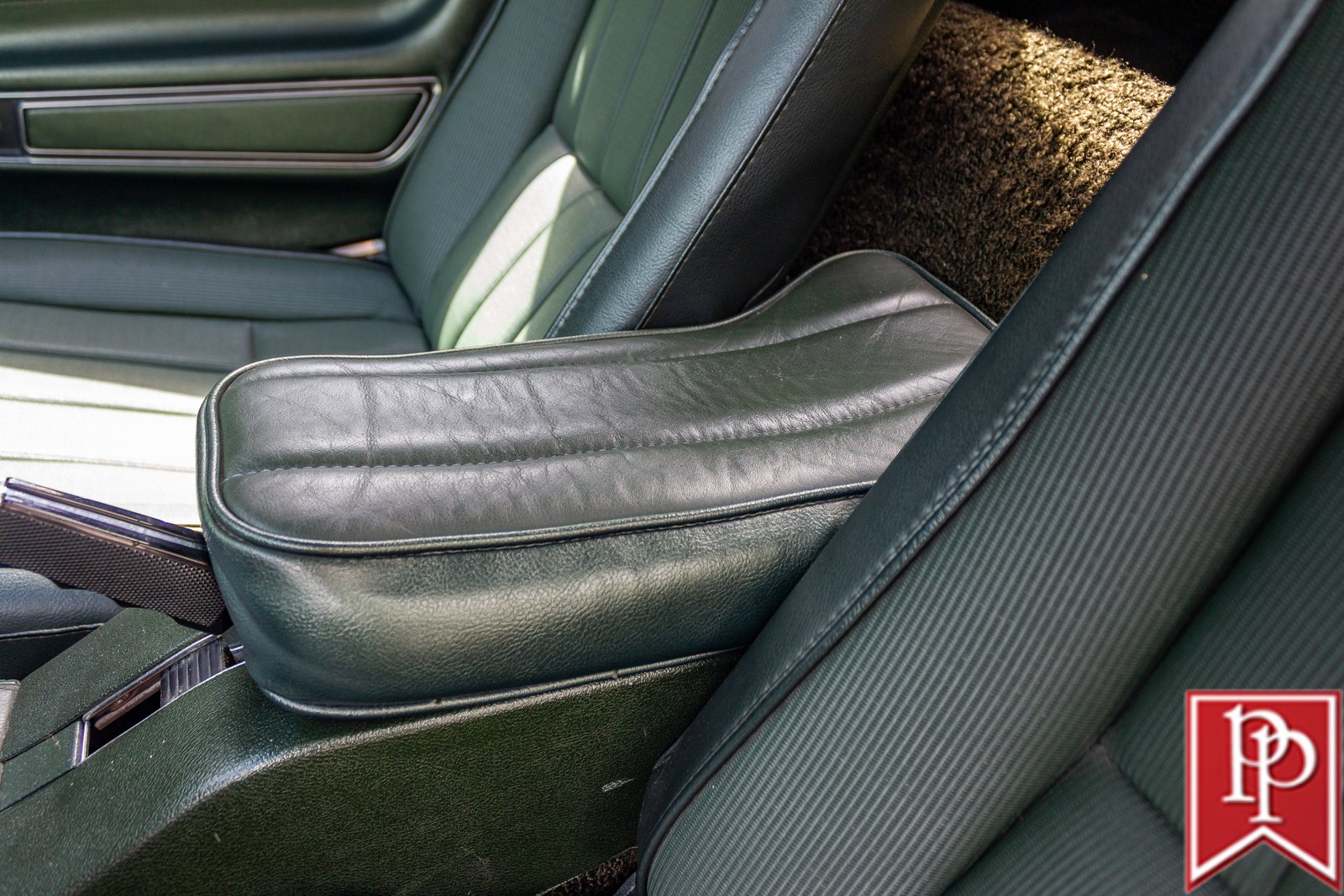 Chevrolet-Corvette-1970-Roadster-28