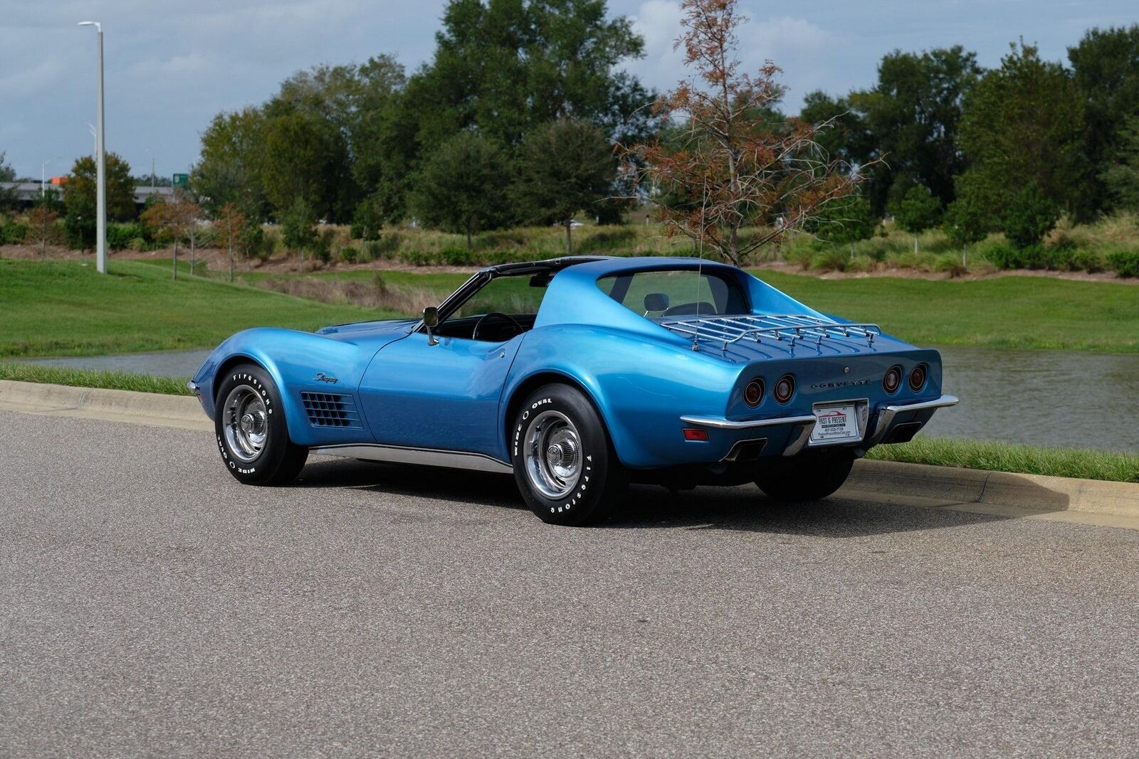 Chevrolet-Corvette-1971-2-Door-10