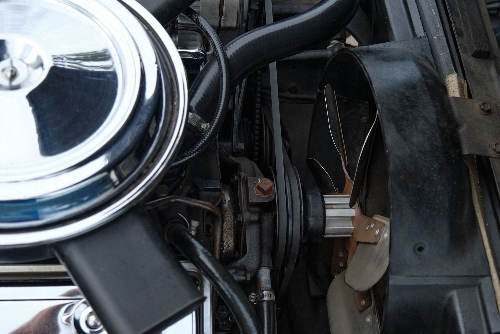 Chevrolet-Corvette-1971-2-Door-13