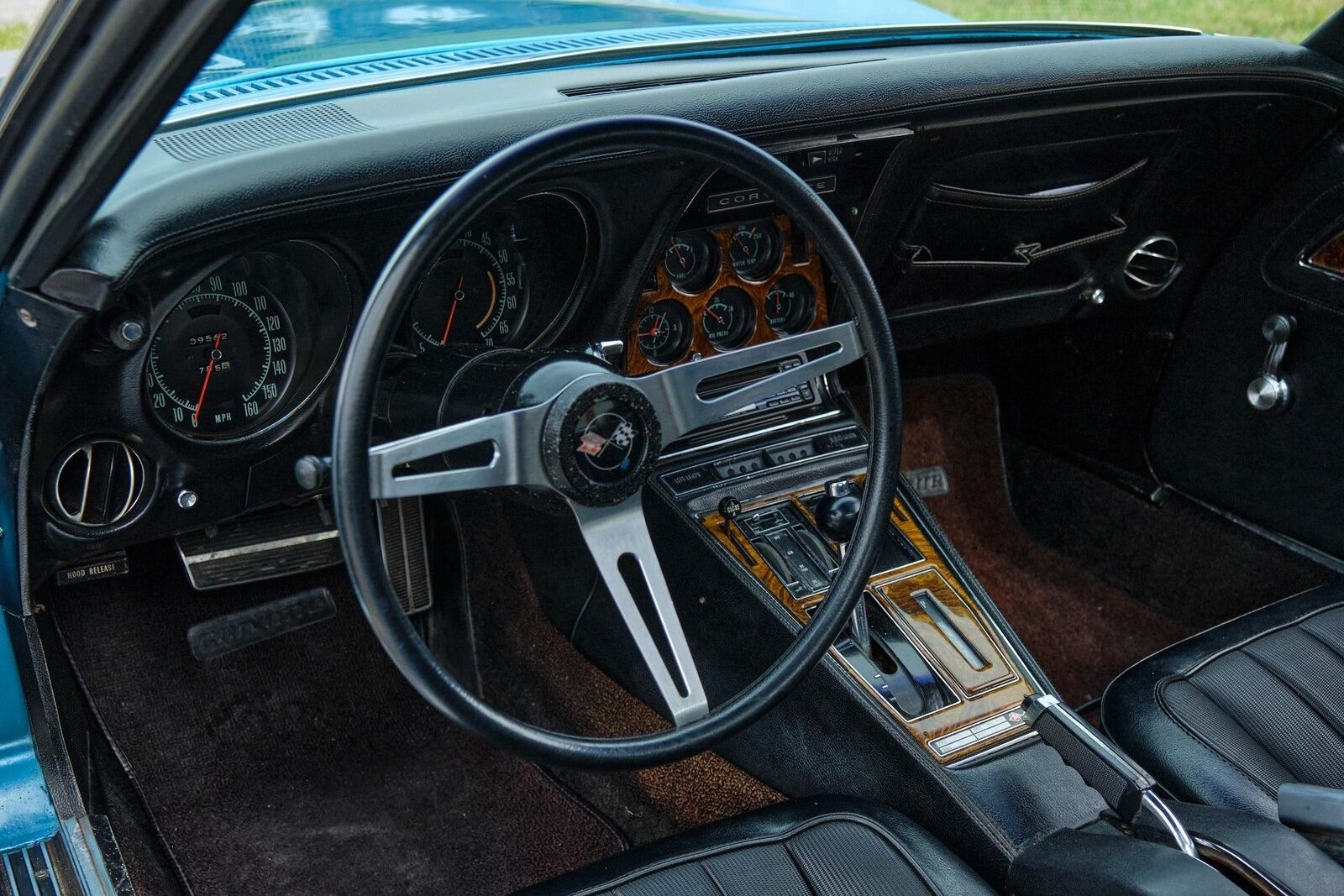 Chevrolet-Corvette-1971-2-Door-15